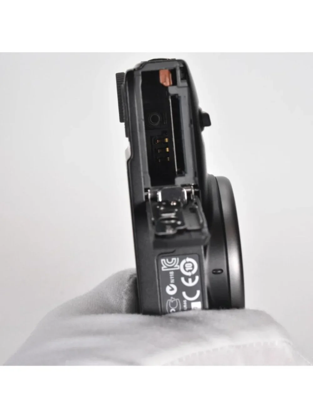 Canon PowerShot SX260 HS Digital Camera 12.1MP 20x Optical Zoom GPS 64GB SD NIB
